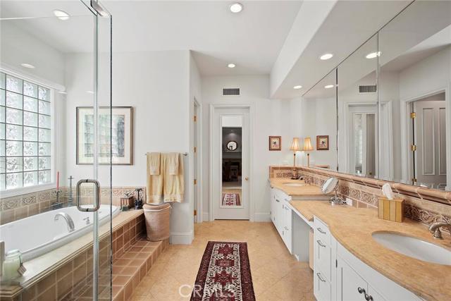 Detail Gallery Image 11 of 15 For 6 Ironwood Dr, Newport Beach,  CA 92660 - 3 Beds | 3/1 Baths