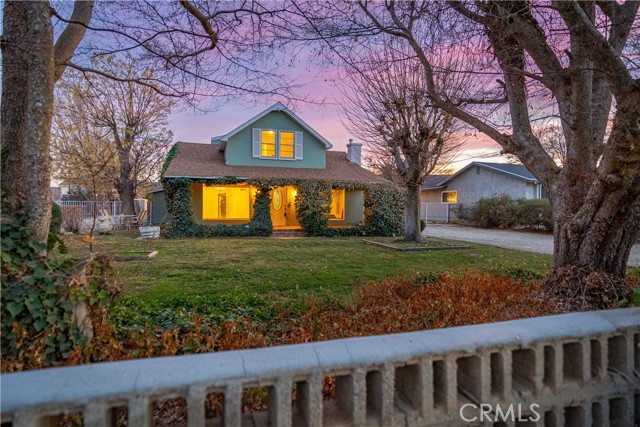 Detail Gallery Image 5 of 63 For 5542 Columbia Way, Lancaster,  CA 93536 - 4 Beds | 2/1 Baths