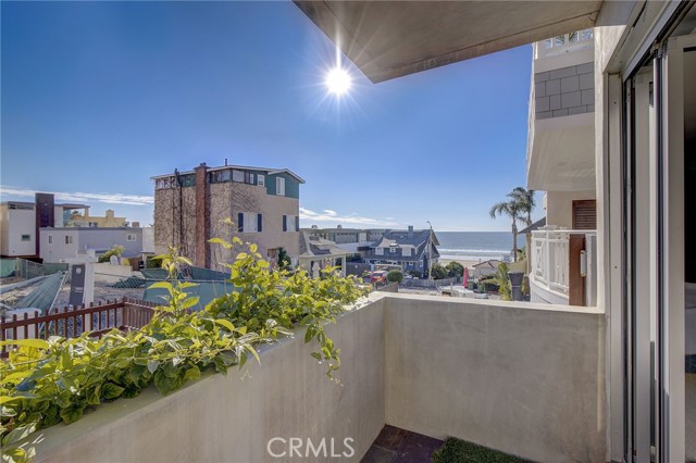 129 8th Street, Manhattan Beach, California 90266, 5 Bedrooms Bedrooms, ,3 BathroomsBathrooms,Residential,Sold,8th Street,SB23211315