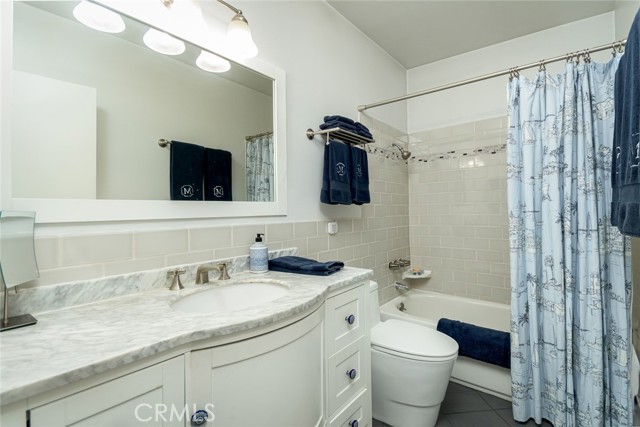 Detail Gallery Image 21 of 35 For 9418 via Yolanda, Burbank,  CA 91504 - 3 Beds | 3 Baths