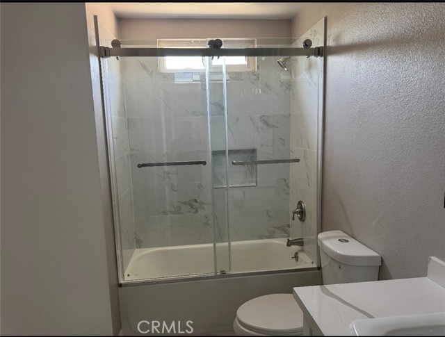 Detail Gallery Image 9 of 13 For 18260 Bonnie Ln, Fontana,  CA 92335 - 3 Beds | 2 Baths