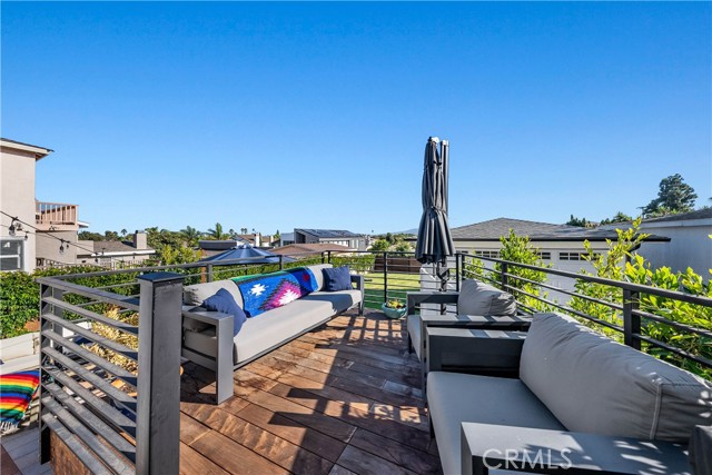 2408 Ives Lane, Redondo Beach, California 90278, 3 Bedrooms Bedrooms, ,Residential,Sold,Ives,SB21202682