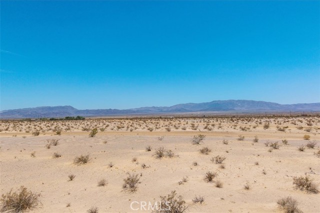 82935 Maya Rada Road, 29 Palms CA: https://media.crmls.org/medias/eec64719-ebf0-46f0-8a0e-46b0a6e25850.jpg