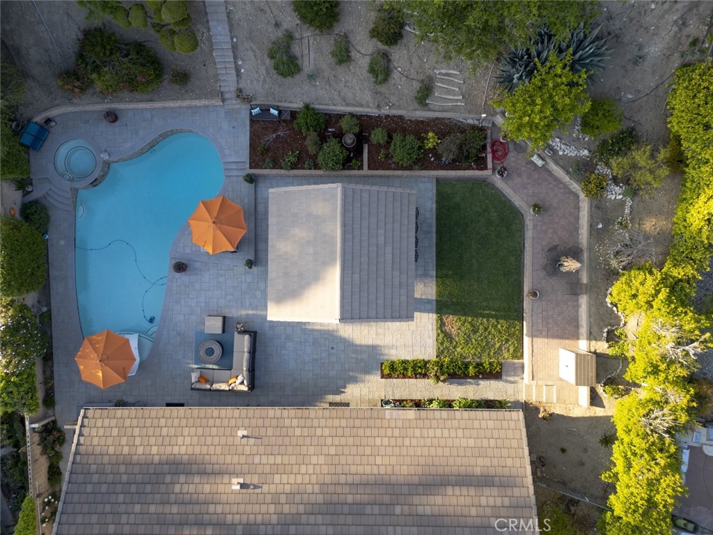 https://media.crmls.org/medias/eec660f2-6436-4518-92d0-9609c4ba91ee.jpg?preset=X-Large