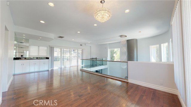 22500 N Summit Ridge Circle, Chatsworth CA: https://media.crmls.org/medias/eec706f6-8d48-4d8c-845d-4122ad741606.jpg