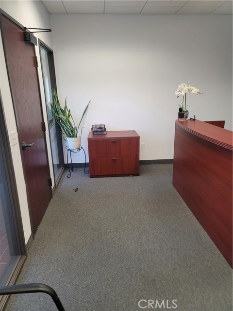 4049 Almond Street, Riverside, California 92501, ,Commercial Lease,For Rent,4049 Almond Street,CRIV22248713