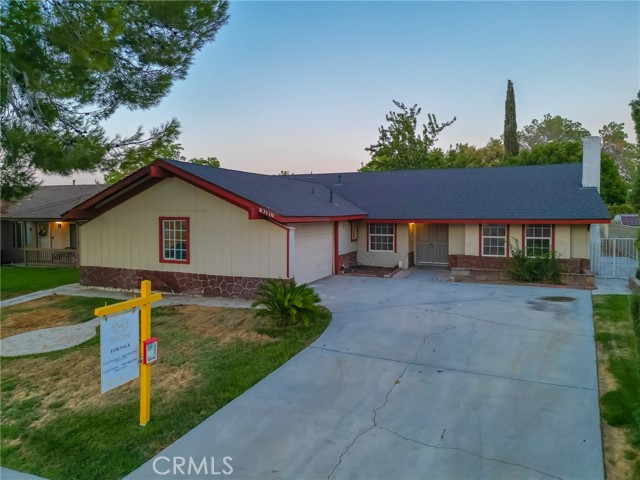 Detail Gallery Image 1 of 33 For 43116 Lemonwood Dr, Lancaster,  CA 93536 - 5 Beds | 2 Baths