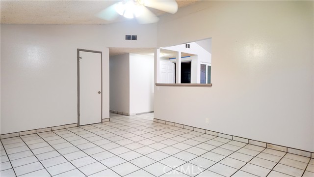 Detail Gallery Image 11 of 38 For 405 S Clara, Santa Ana,  CA 92703 - 3 Beds | 2 Baths