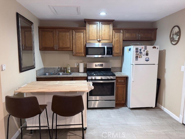 8504 Catalina Avenue, Whittier CA: https://media.crmls.org/medias/eec80260-d42e-4db4-87be-11d3d14ec6b5.jpg