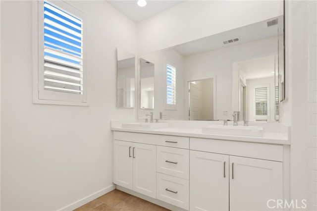 175 Cadence, Irvine CA: https://media.crmls.org/medias/eec82f16-d9aa-4e15-a98a-03c7ca7ae744.jpg