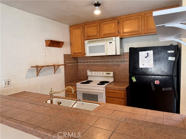 Detail Gallery Image 3 of 14 For 2521 W Sunflower Ave #D4,  Santa Ana,  CA 92704 - 2 Beds | 1 Baths