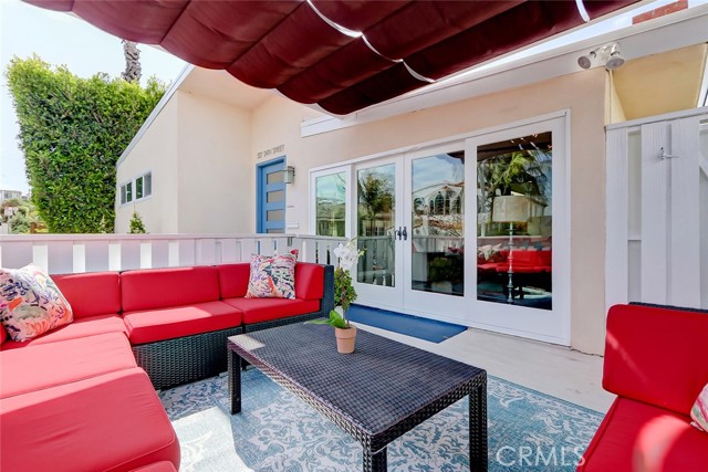 527 24th Street, Manhattan Beach, California 90266, 4 Bedrooms Bedrooms, ,2 BathroomsBathrooms,Residential,Sold,24th,SB23090916