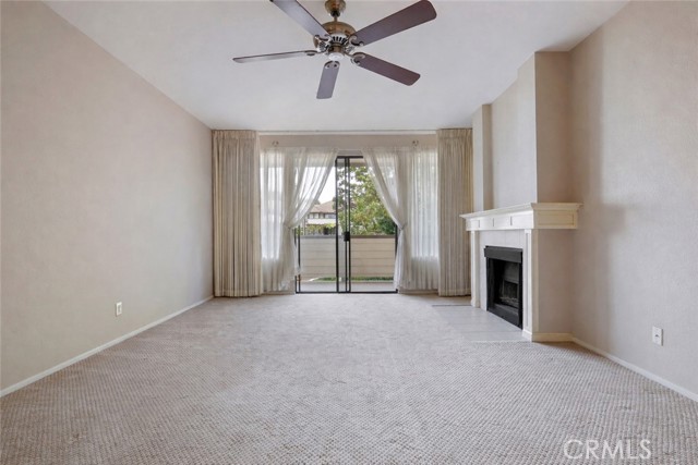 Detail Gallery Image 4 of 26 For 2571 Plaza Del Amo #209,  Torrance,  CA 90503 - 2 Beds | 2/1 Baths