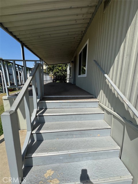15181 Van Buren Boulevard, Riverside CA: https://media.crmls.org/medias/eeca55a8-6165-42ff-b468-3b0d88caafc8.jpg