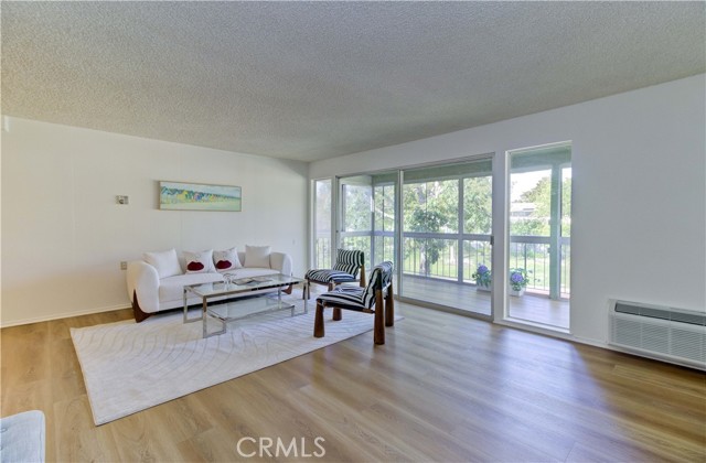 Detail Gallery Image 4 of 32 For 389 Avenida Castilla #Q,  Laguna Woods,  CA 92637 - 2 Beds | 2 Baths