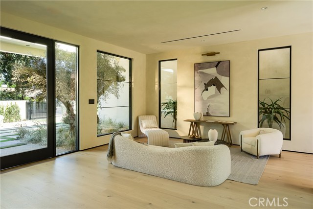 Detail Gallery Image 13 of 36 For 23340 Collins, Woodland Hills,  CA 91367 - 4 Beds | 4/1 Baths
