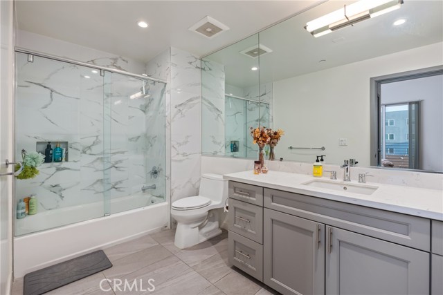 1055 S Serrano Avenue, Los Angeles CA: https://media.crmls.org/medias/eecb441d-b861-4cdc-8ee5-b633c086bf2a.jpg