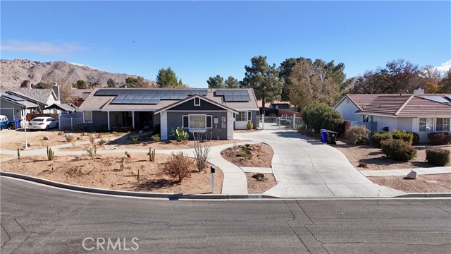 Detail Gallery Image 1 of 37 For 16395 Cuyama Way, Apple Valley,  CA 92307 - 4 Beds | 2/1 Baths