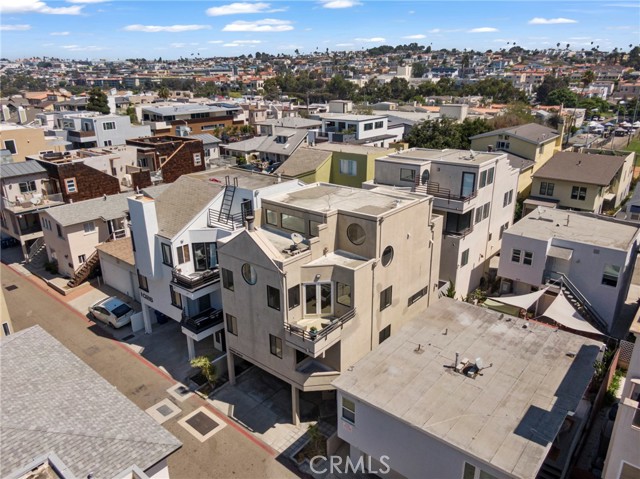 1023 Loma Drive, Hermosa Beach, California 90254, 2 Bedrooms Bedrooms, ,3 BathroomsBathrooms,Residential,Sold,Loma,PV22194406