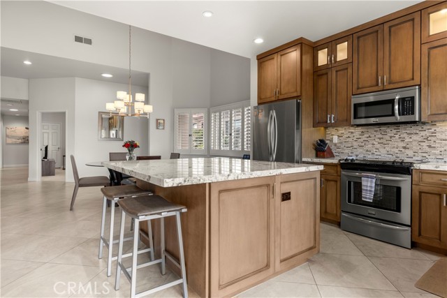 Detail Gallery Image 3 of 32 For 38727 Lobelia Cir, Palm Desert,  CA 92211 - 3 Beds | 3 Baths