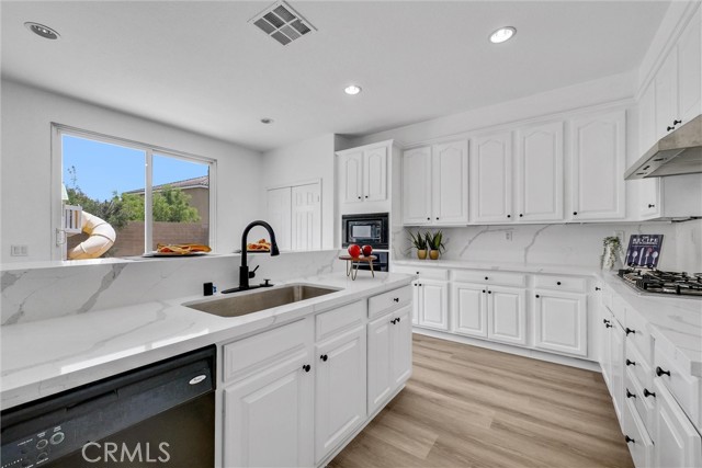 6556 Wells Springs Street, Eastvale CA: https://media.crmls.org/medias/eecf900f-f8be-4500-930f-e6517121553a.jpg