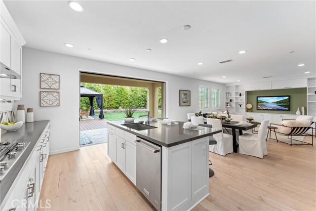 287 Barnes Road, Tustin CA: https://media.crmls.org/medias/eed0267f-9565-4f15-bc72-68eab43140f1.jpg