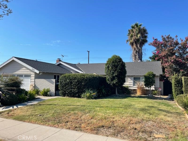 303 W Crystal View Avenue