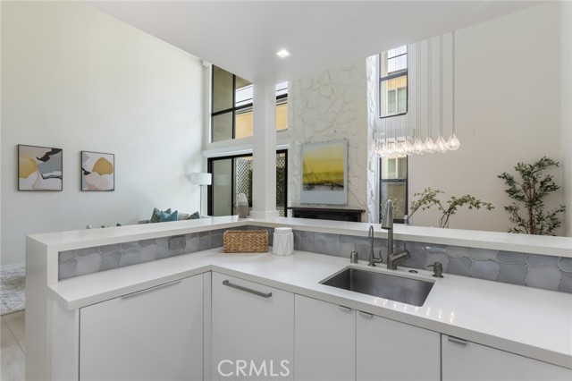 Detail Gallery Image 8 of 33 For 1007 S Catalina Ave #109,  Redondo Beach,  CA 90277 - 2 Beds | 2 Baths