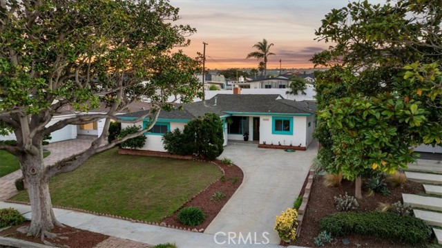 1327 Gertruda Avenue, Redondo Beach, California 90277, 3 Bedrooms Bedrooms, ,1 BathroomBathrooms,Residential,Sold,Gertruda,SB24014829