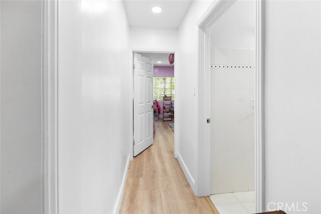 Detail Gallery Image 9 of 11 For 6608 Saint Clair Ave, North Hollywood,  CA 91606 - 4 Beds | 3 Baths
