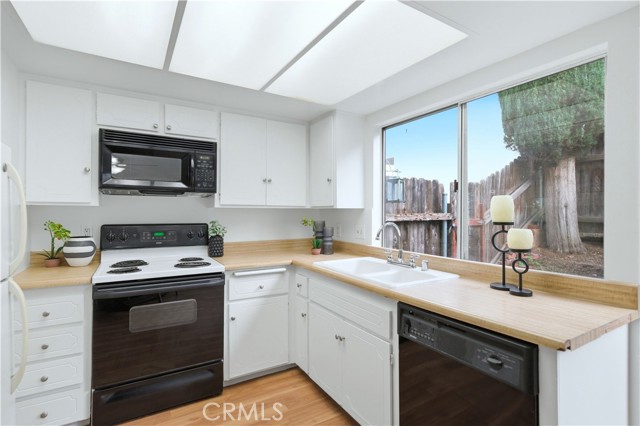 Detail Gallery Image 4 of 15 For 925 Cabrillo Dr #C,  Duarte,  CA 91010 - 2 Beds | 1/1 Baths