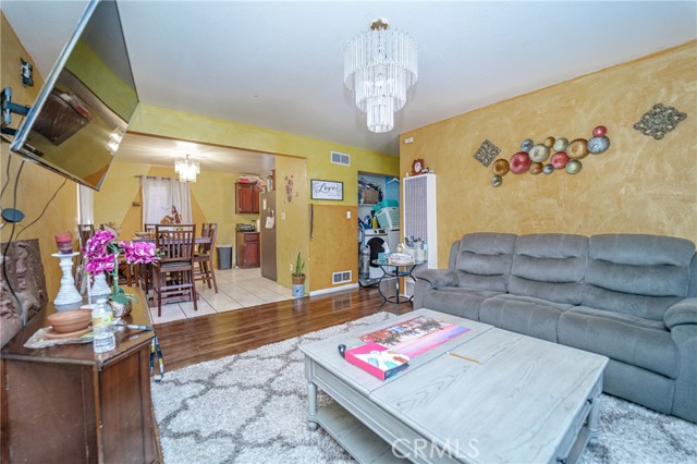 8640 Holmes Avenue #2, Los Angeles, CA, 90002 8640 Holmes Avenue #2, Los Angeles, CA, 90002