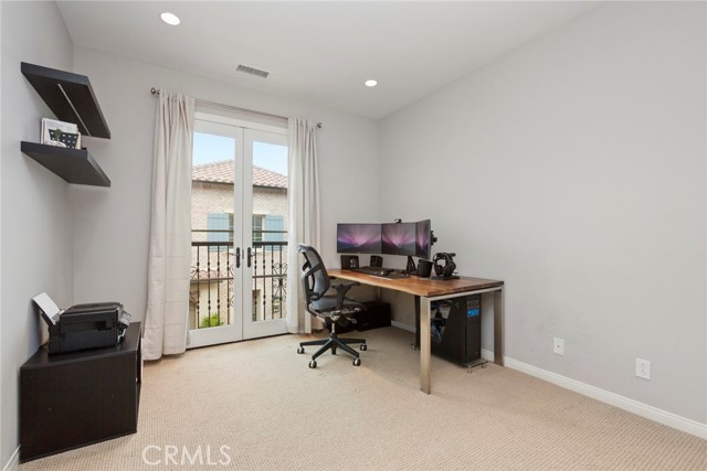102 Brindisi, Irvine CA: https://media.crmls.org/medias/eed286fa-308a-4f52-9b28-92cf4d784bed.jpg