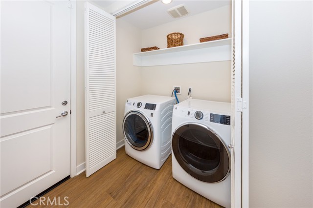 Detail Gallery Image 15 of 21 For 27466 Mercantile Court #101,  Valencia,  CA 91381 - 2 Beds | 2 Baths