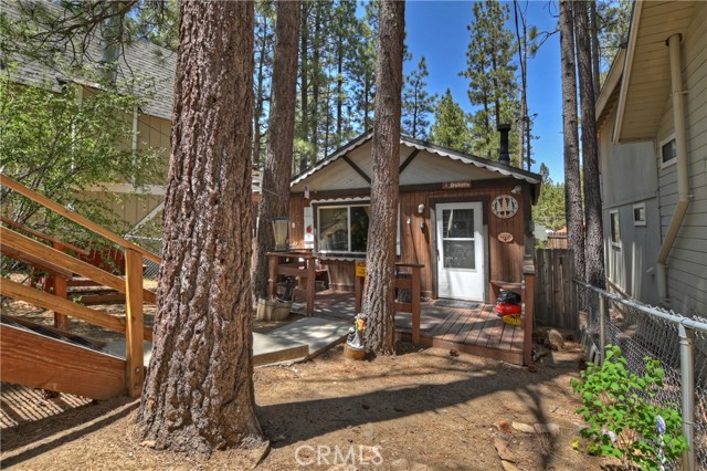 Detail Gallery Image 3 of 22 For 407 Sugarloaf Bld, Big Bear City,  CA 92314 - 2 Beds | 1 Baths