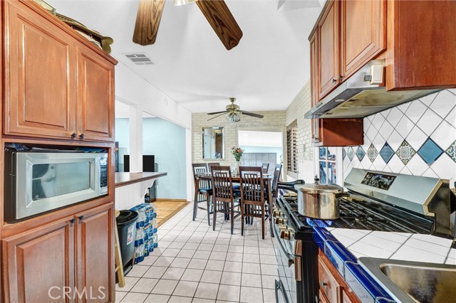 1104 Frigate, Wilmington CA: https://media.crmls.org/medias/eed361a3-418a-4210-ab1a-c9a46b0cac1b.jpg