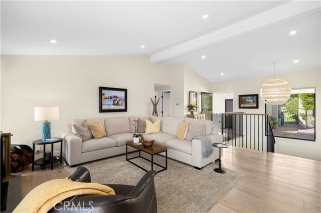 Detail Gallery Image 7 of 36 For 659 Vista Bonita, Newport Beach,  CA 92660 - 2 Beds | 2/1 Baths