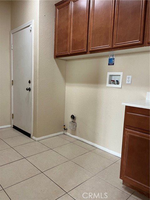 Detail Gallery Image 4 of 11 For 9364 Fieldstone Ave, Hesperia,  CA 92345 - 3 Beds | 2 Baths