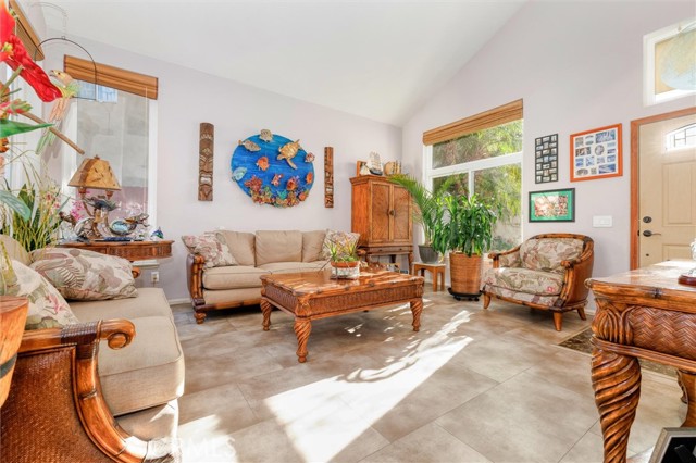 Detail Gallery Image 5 of 30 For 11849 Kathyann St, Sylmar,  CA 91342 - 3 Beds | 2/1 Baths