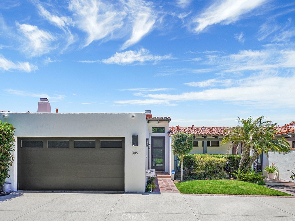 305 Avenida Cerritos