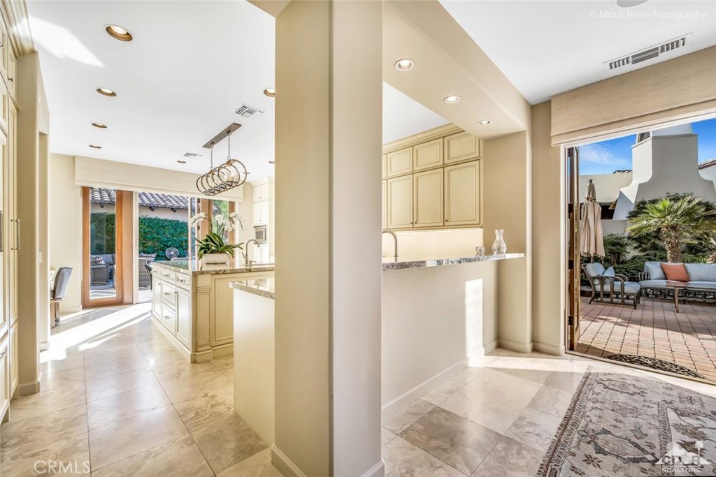 MLS #219006843DA image #2