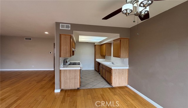 21854 S Vermont Avenue, Torrance CA: https://media.crmls.org/medias/eed579a5-3364-4a13-a379-b510253a152d.jpg