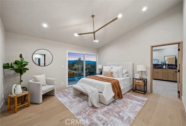 24153 Califa Street, Woodland Hills CA: https://media.crmls.org/medias/eed6b42c-8b96-49ec-b349-ddbd5459433a.jpg