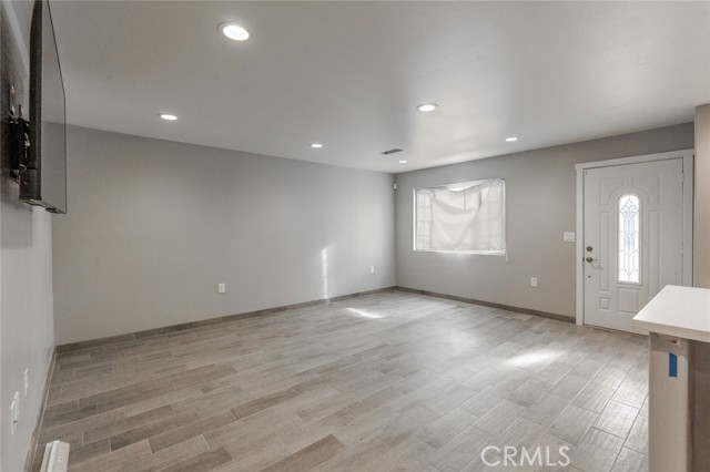 Detail Gallery Image 6 of 38 For 1821 W 8th St, Merced,  CA 95341 - 3 Beds | 2 Baths