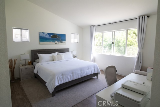 15303 Lakebreeze Lane, Lake Elsinore CA: https://media.crmls.org/medias/eed711f0-713e-4a2d-b3bf-0eb35b3a7738.jpg