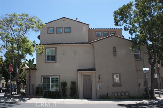 Detail Gallery Image 1 of 45 For 1285 Fools Gold Way #1,  Chula Vista,  CA 91913 - 2 Beds | 2 Baths