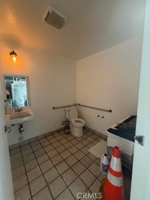 Image 24 of 54 For 1303 Anaheim Street