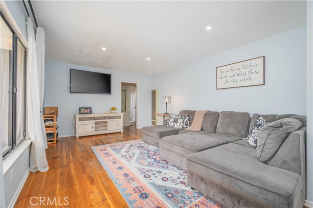 14618 Piuma Avenue, Norwalk CA: https://media.crmls.org/medias/eed7dfb8-c534-484f-9775-a8e18c99311b.jpg