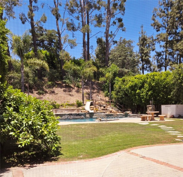 Detail Gallery Image 17 of 20 For 19613 Hiawatha St, Chatsworth,  CA 91311 - 4 Beds | 3/1 Baths