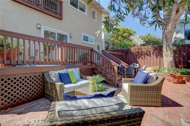 2104 Grandview Avenue, Manhattan Beach, California 90266, 3 Bedrooms Bedrooms, ,2 BathroomsBathrooms,Residential,Sold,Grandview,SB21209175